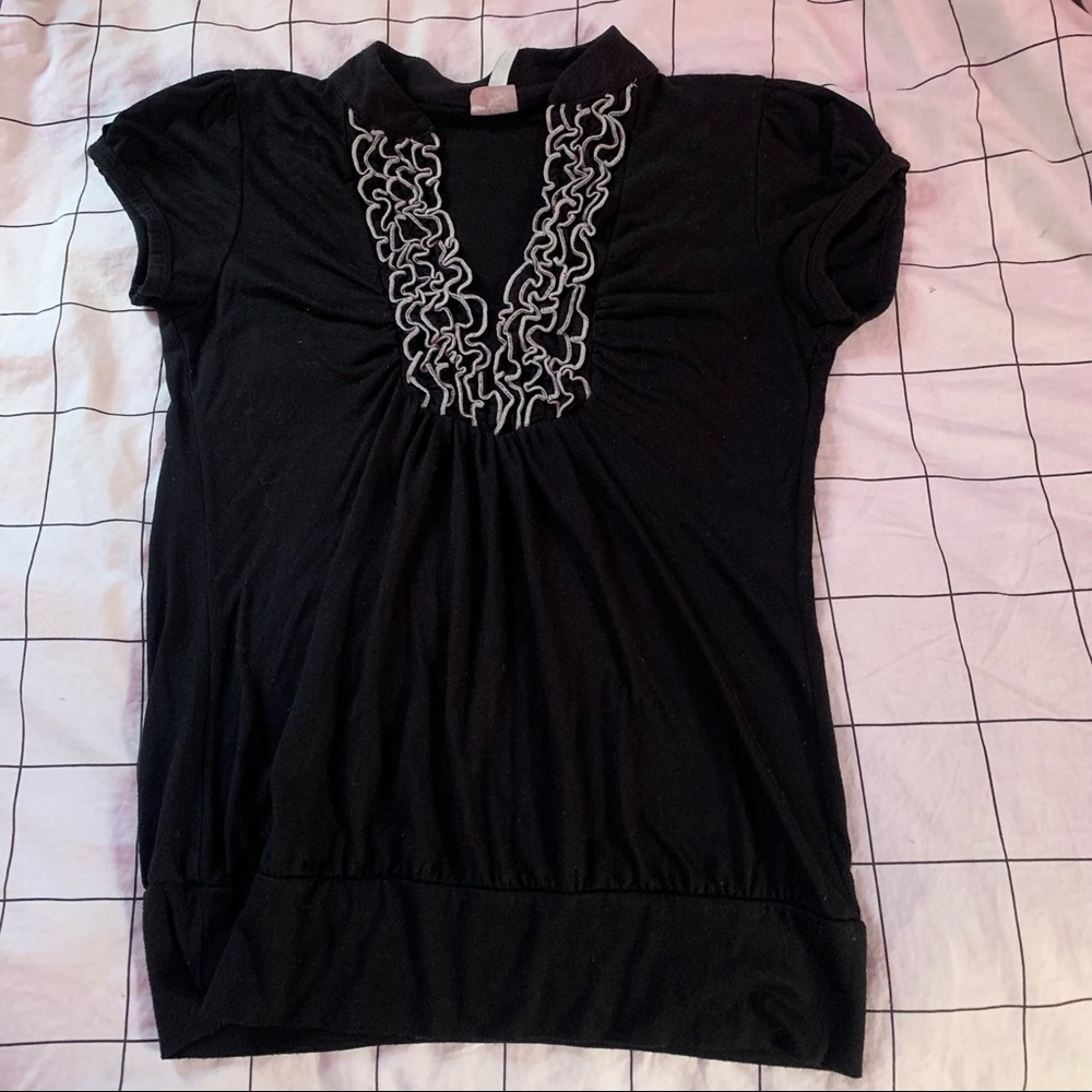 CUTE 2000’s Y2K SHIRT
Brand:HEART SOUL
-Comfy
-Cute with bootcut jeans/a skirt